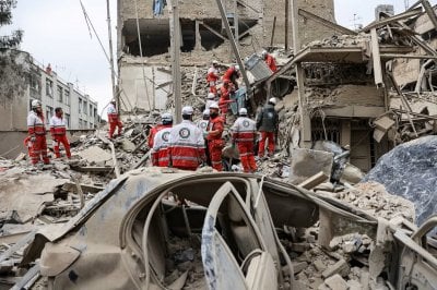 استهداف بمسيّرة يشعل حريقًا في حقل شاه… وأبوظبي توضح