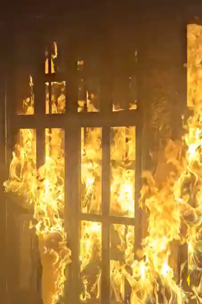 تمرد وفوضى داخل سجن رومية… إحراق فرش وغضب يتصاعد (فيديو)