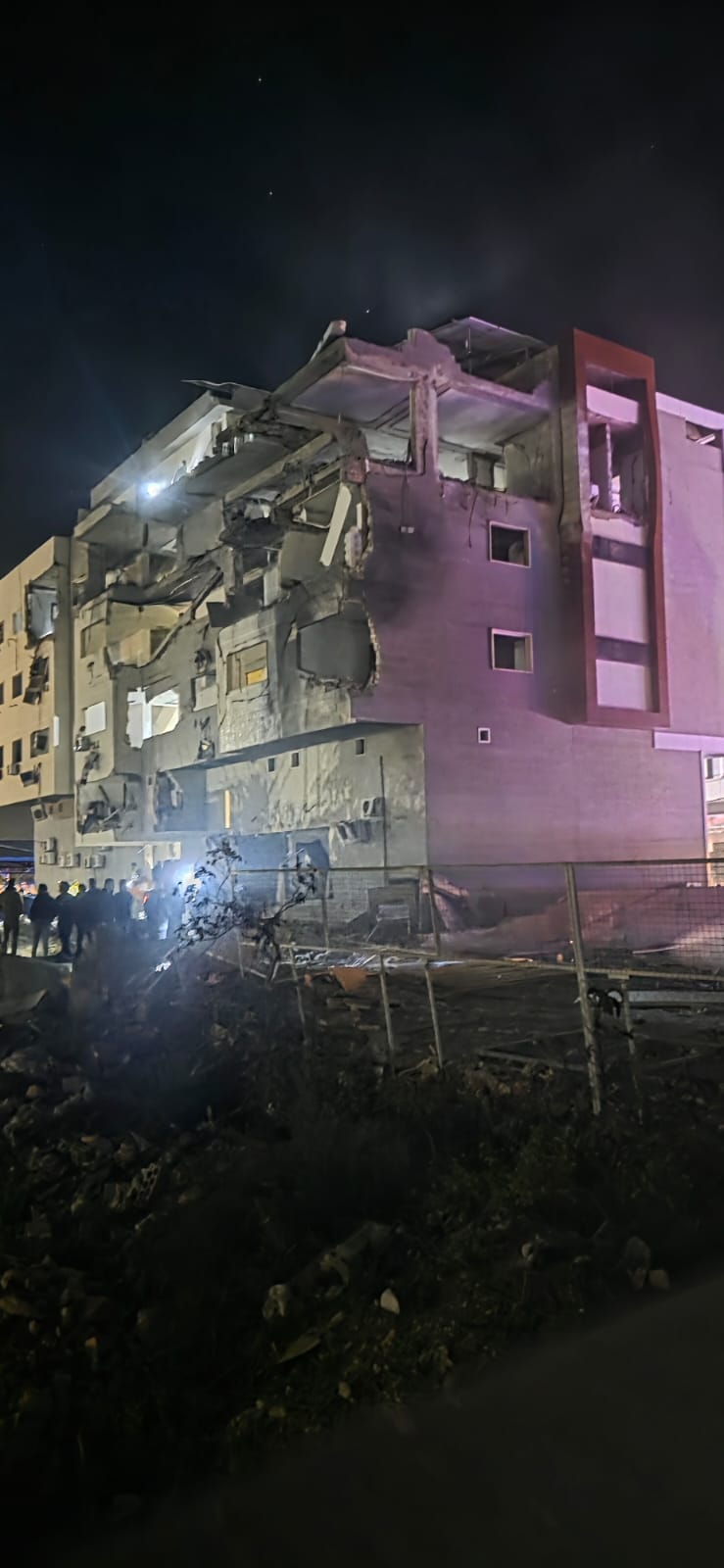 غارة إسرائيلية عنيفة قرب مستشفى جبل عامل في معركة (فيديو)