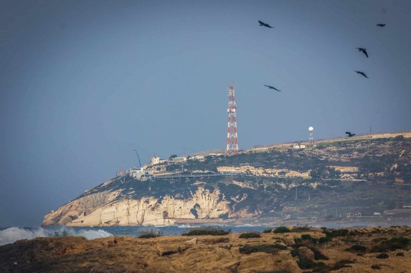 "وحدة ميرون" تحت النار… لماذا يلاحقها حزب الله وتضعها طهران في دائرة الخطر؟
