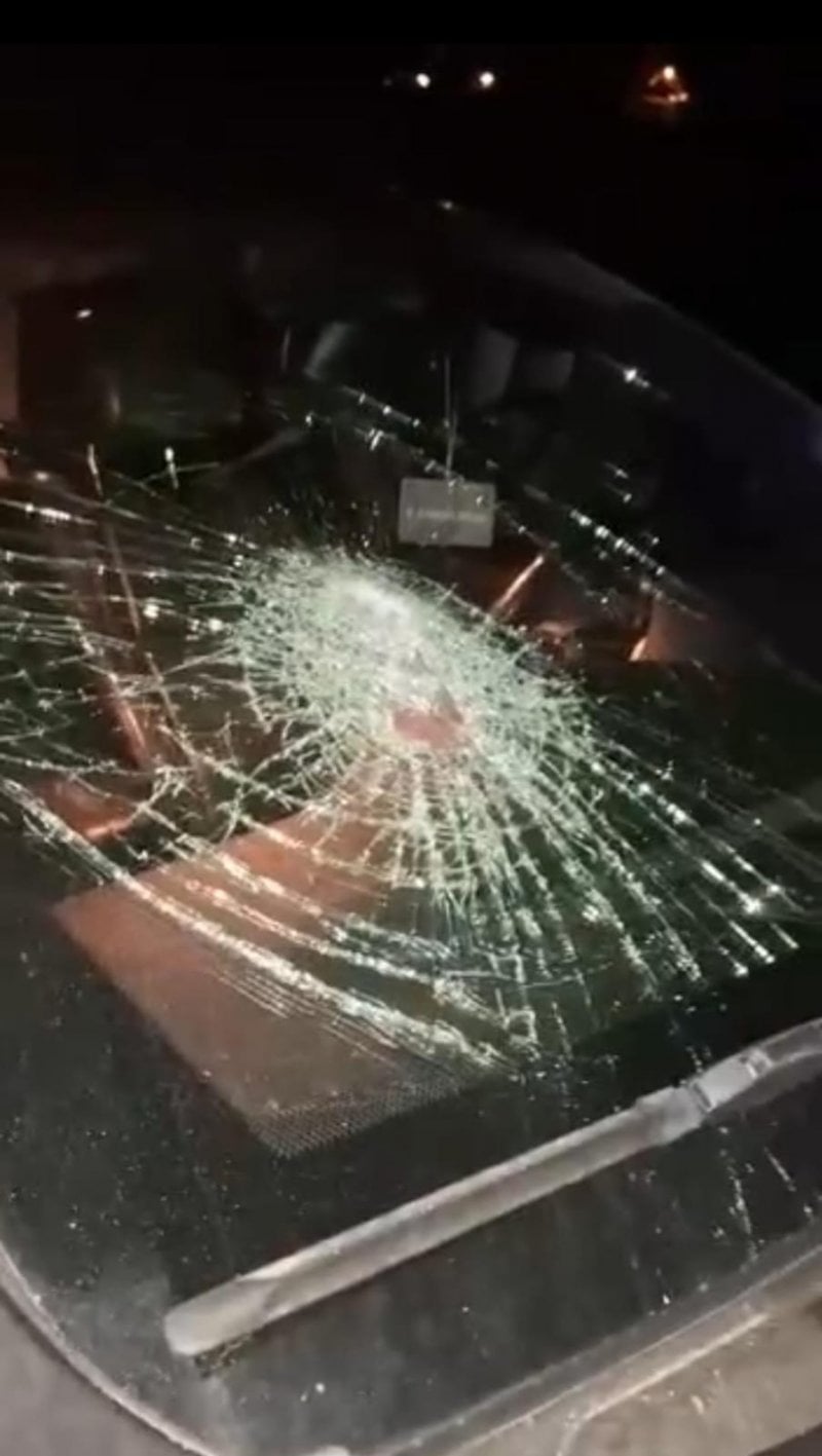 عقب الغارة الإسرائيلية… إشكال في دوحة عرمون وتحطيم سيارات (فيديو)