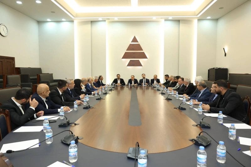 الكتائب تحذر… مناخ ترهيب وتفلّت أمني يهدد الداخل اللبناني