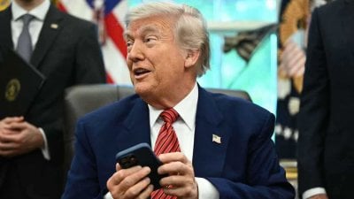 منشور غير معتاد... ترامب يثير الجدل بكلمة واحدة