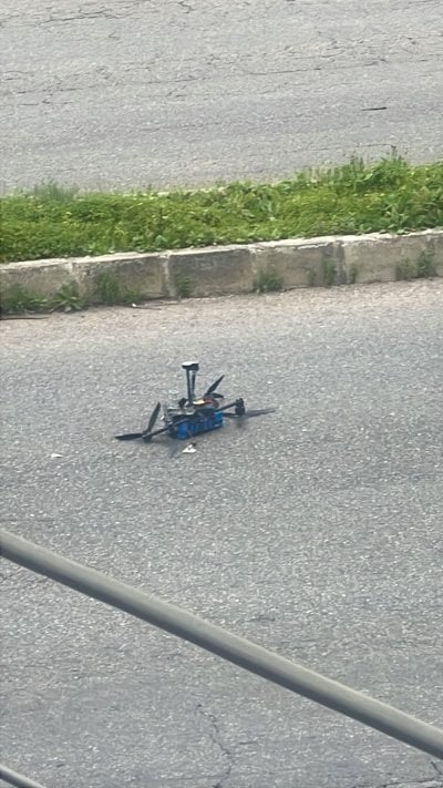 بين الغارات والتحليق… 