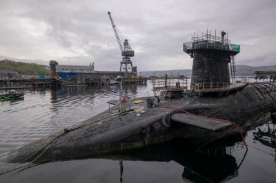 اختراق نووي مُحتمل… بريطانيا تُحبط محاولة إيرانية قرب قاعدة غواصات