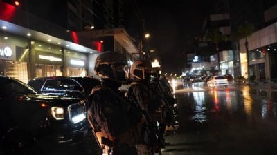 جهاز أمني يغضب السياسيين
