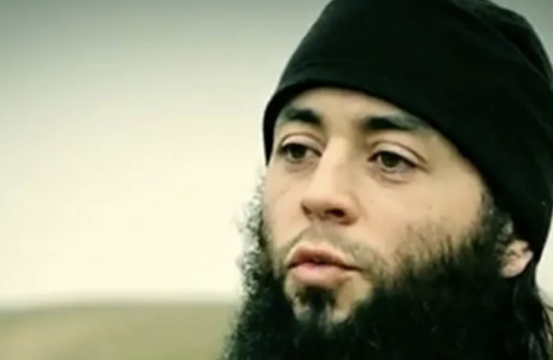 "أبو دجانة الفرنسي" أمام القضاء... اتهامات بالإبادة وجرائم ضد الإنسانية