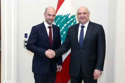 تحرك دبلوماسي لافت… عون يتمسك بالمبادرة وفرنسا تدخل على الخط