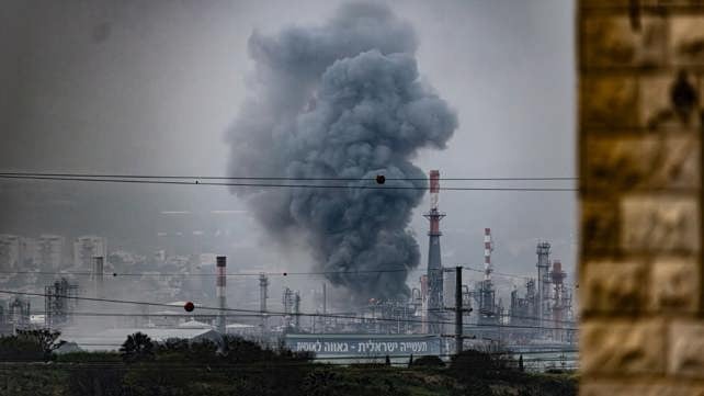 "نصر الله" يضرب قلب الطاقة في إسرائيل… وتعطيل مفاجئ لمصافي خليج حيفا (فيديو)
