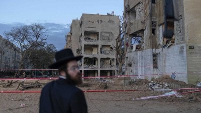 عراد وديمونا مثالاً… لماذا لم ينهَر برنامج الصواريخ الإيراني؟
