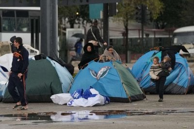 تقرير إسرائيلي: معركة حاسمة لحزب الله داخل مخيمات النازحين في لبنان
