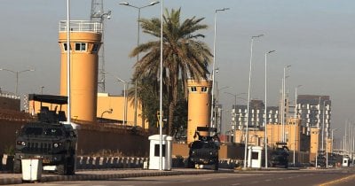 هجمات على السفارات تهزّ العراق… وتحذير من عزلة دولية!