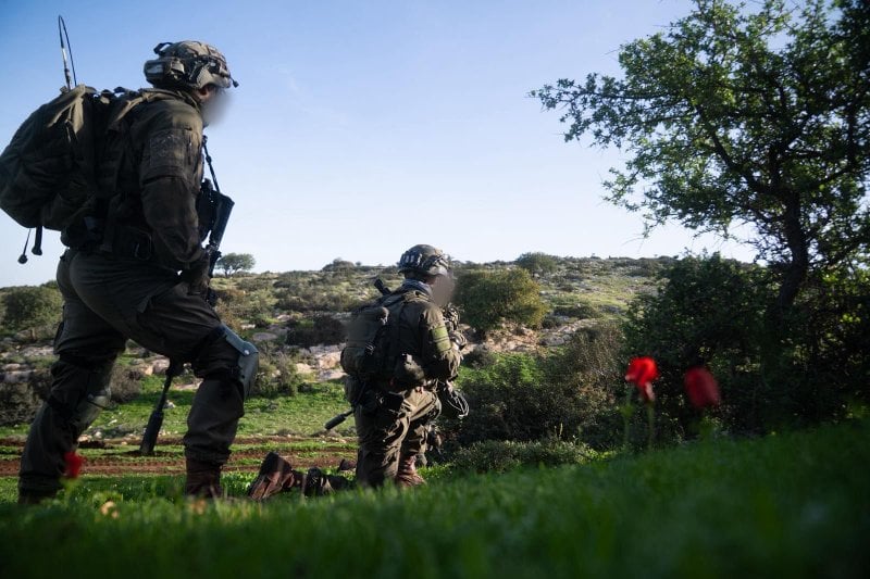 المواجهة مستمرة… جنديان إسرائيليان يُصابان بقصف من حزب الله