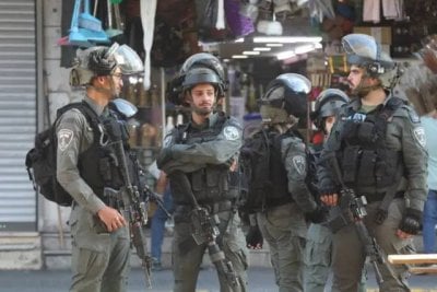 دوامة التصعيد تمتد إلى الضفة الغربية... مستوطنون يشعلون النيران ويهاجمون القرى!