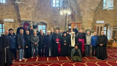 رسالة سلام من الجنوب… السفير البابوي يجول على الكنائس والمساجد