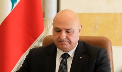 بعد استهداف جسر القاسمية… موقف لافت لعون