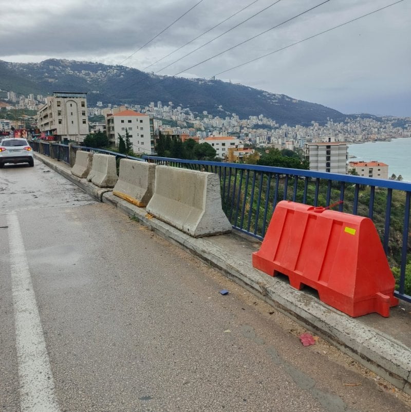 بعد حادث الاصطدام… تدابير مؤقتة على جسر الكازينو بانتظار الإصلاح