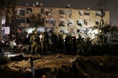 آلاف الإسرائيليين إلى مراكز الإيواء… وحيفا على وقع 