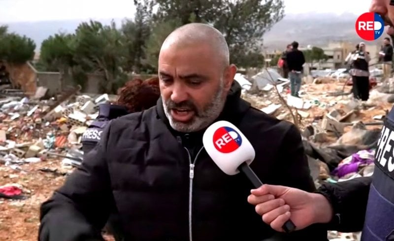 أستاذ مدرسة يتحدّى إسرائيل عبر "RED TV": أنا اليوم أصبحت عسكريًا في حزب الله!
