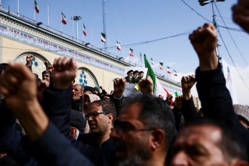 لحظة الخطر… هل تفتح إيران جبهة الإرهاب العالمي؟
