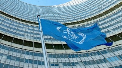 انسحاب كامل لخبراء الطاقة الذرية من إيران… وترقب لاستئناف التفتيش