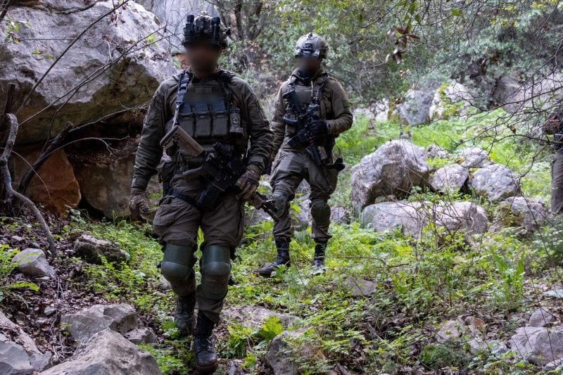 مداهمة في جبل روس… تدمير مجمّع عسكري لحزب الله وتحذير من عواقب قاسية(فيديو)