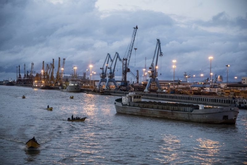 ضربة في بحر قزوين… إسرائيل تستهدف شريان السلاح بين موسكو وطهران