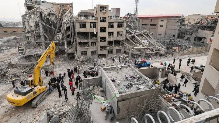 "لا تزينوا هزيمتكم باتفاق"... مسؤول عسكري إيراني يسخر من واشنطن