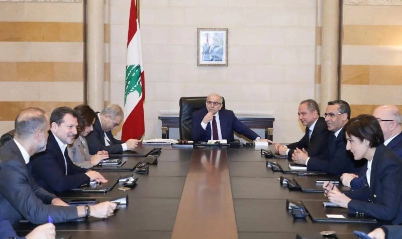 اجتماع حكومي موسّع… تنسيق أمني وخطة دعم للنازحين