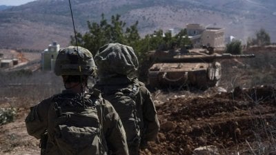 اشتباك بري في الجنوب… إسرائيل تعلن استهداف مجموعة من حزب الله