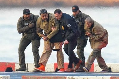 23 ساعة في العزل… هكذا يعيش مادورو داخل السجن!