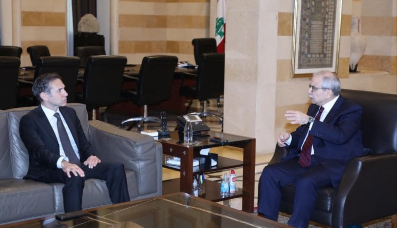 النزوح على طاولة السراي… لقاء بين سلام والسفير التركي