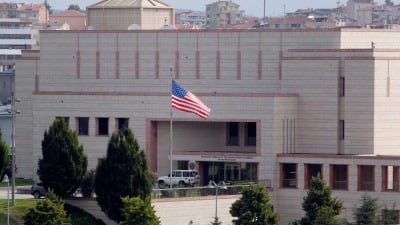 خدمات قنصلية معلّقة… السفارة الأميركية في بيروت: لا تغييرات على المغادرة