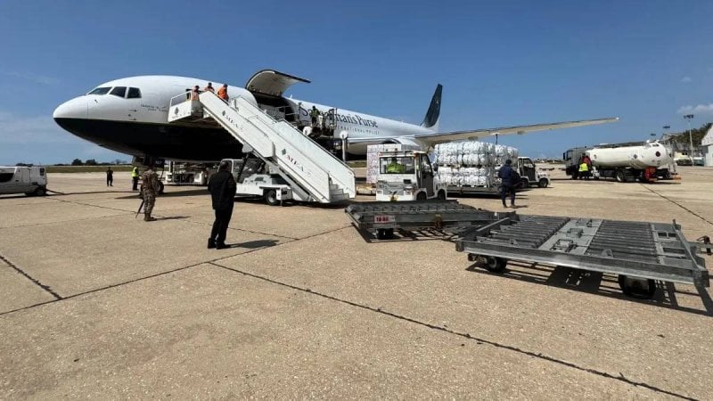 53 طناً من المساعدات تصل بيروت… دعم أميركي كنسي للنازحين