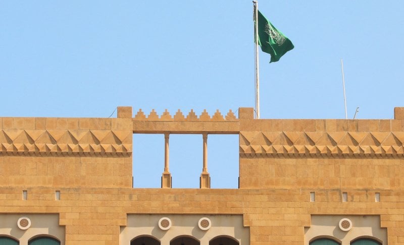 بين التحذير والواقع… السعودية تشرح أسباب دعوة رعاياها للمغادرة