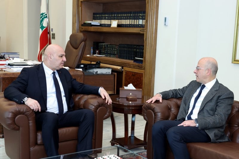 بعد حضوره جلسة الحكومة… مكي يشدد على التضامن ووحدة القرار