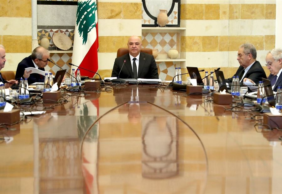 عون يعلّق على رفع علم لبناني "مشطوب": هذا الأمر لا يجوز!