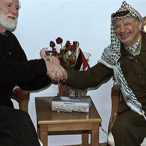 وفاة أوري أفنيري أول صحفي إسرائيلي قابل ياسر عرفات