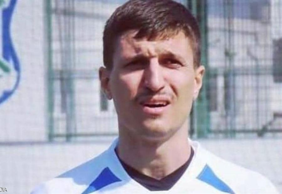 لاعب كرة قدم يقتل طفله الصغير.. والسبب "غريب"