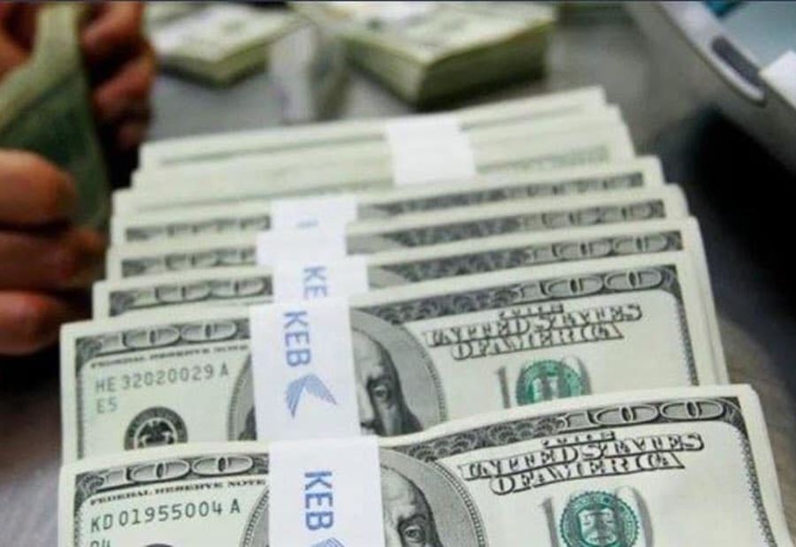 رجلا أعمال يتعهدان بإستعادة الودائع المحتجزة! 