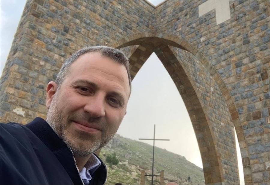 باسيل يُصلّي لـ"الجيش الصحّي"