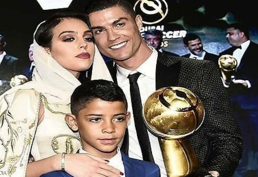 صديقة رونالدو على "الطريقة العربية" في دبي