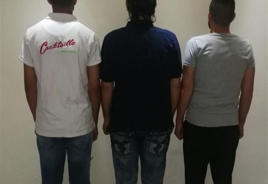 تسللوا تحت جنح الظلام من صيدا الى سعدنايل وحرقوا سيارات انتقاماً 