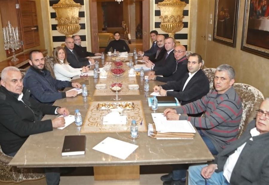 جعجع بحثت ملف المساعدات المدرسية المقدمة من "جبل الارز"