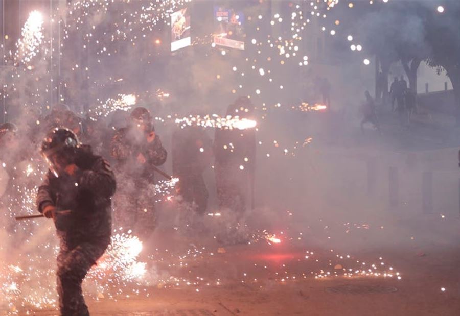 "فقراء الثورة" استخدموا مفرقعات بآلاف الدولارات