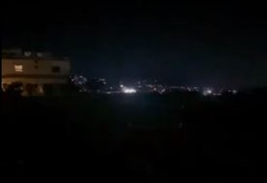 الجيش الإسرائيلي "يزعم" استهداف مواقع لِحزب الله في بعلبك (فيديو)