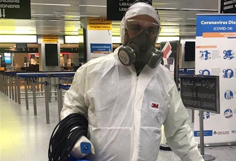 بالصور: تعقيم مبنيي محطة الركاب والطيران العام