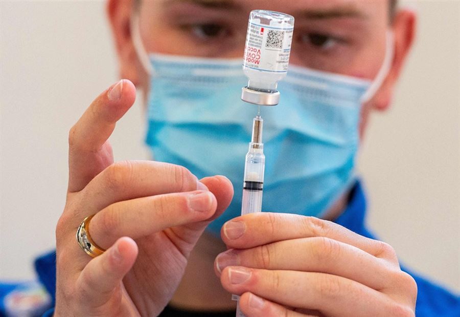 "موديرنا" تبدأ تجارب سريرية على لقاح خاص بمتحور "أوميكرون"