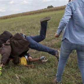 بعد 3 سنوات.. محكمة تحسم قضية مصورة ركلت لاجئا سوريا