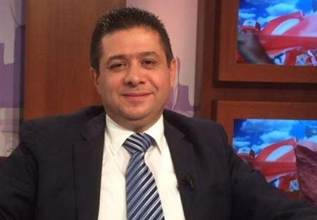 نقابة اصحاب الفنادق عايدت عمال القطاع